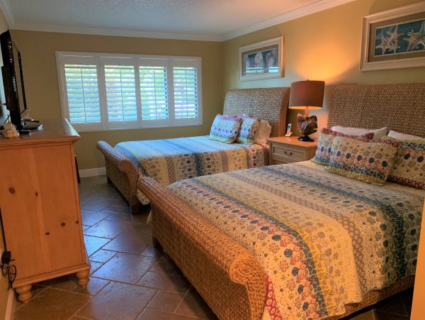 Comfortable Siesta Key Rental: Sleeps 6 with Modern Amenities