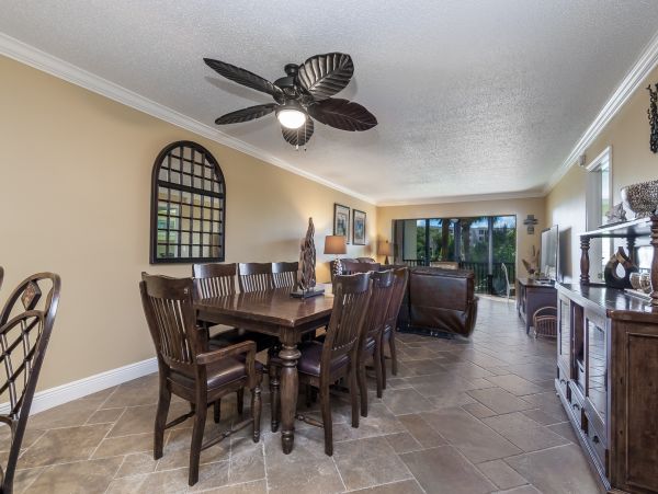 Comfortable Siesta Key Rental: Sleeps 6 with Modern Amenities