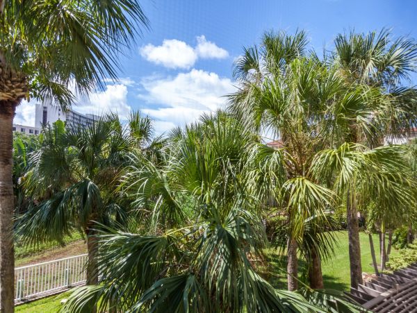 Comfortable Siesta Key Rental: Sleeps 6 with Modern Amenities