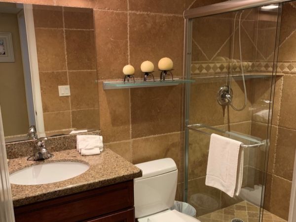 Comfortable Siesta Key Rental: Sleeps 6 with Modern Amenities