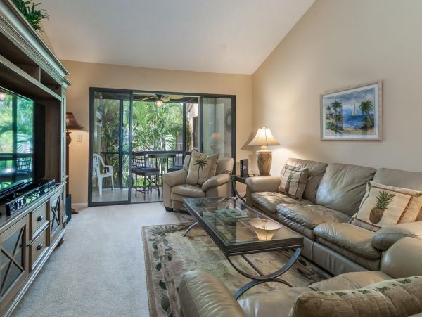 Beach Vacation Condo at Siesta Key 2 Bedrooms Sleeps 6