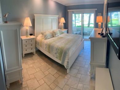 Siesta Key Vacation Condo Sleeps Six Guests. Siesta Key Vacation Condo Sleeps Six Guests.