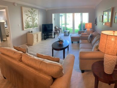 Siesta Key Vacation Condo Sleeps Six Guests. Siesta Key Vacation Condo Sleeps Six Guests.