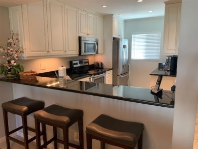 Siesta Key Vacation Condo Sleeps Six Guests. Siesta Key Vacation Condo Sleeps Six Guests.