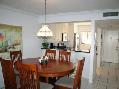 Siesta Key Vacation Condo Sleeps Six Guests. Siesta Key Vacation Condo Sleeps Six Guests.