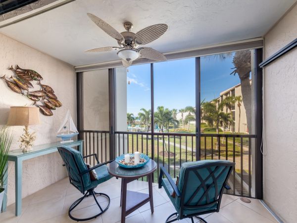 Pretty Vacation Condo in Siesta Key with Pool & Tennis Court