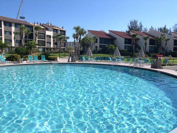 Siesta Key Vacation Condo On Beach Two Bedrooms Sleeps Six