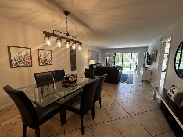 Siesta Key Vacation Rentals - Florida Beachfront Condo with Patio & Pool