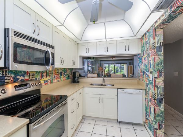 Siesta Key Value with a GREAT Location Call agent today