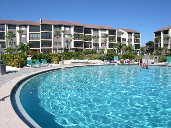 Peek Of The Gulf Siesta Key Beach Condo 2 Bedrooms Sleeps 4