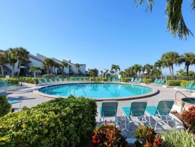 Siesta Key Condo in Beachfront Complex 2 Bedrooms Sleeps 6