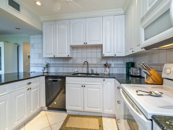 Siesta Key Terrific Vacation Condo 2 Bedrooms Gulf Views