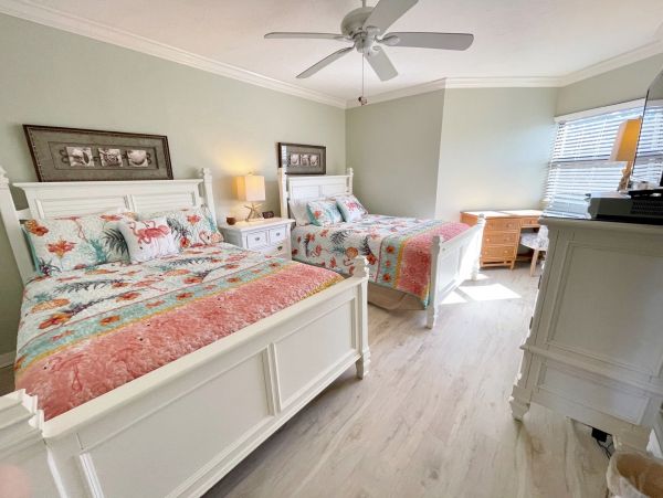 Siesta Key Terrific Vacation Condo 2 Bedrooms Gulf Views