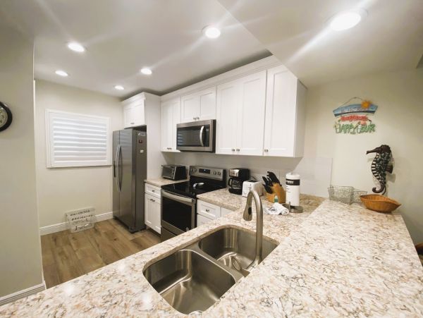 Siesta Key Vacation Condo Two Bedroom Walk to Beach