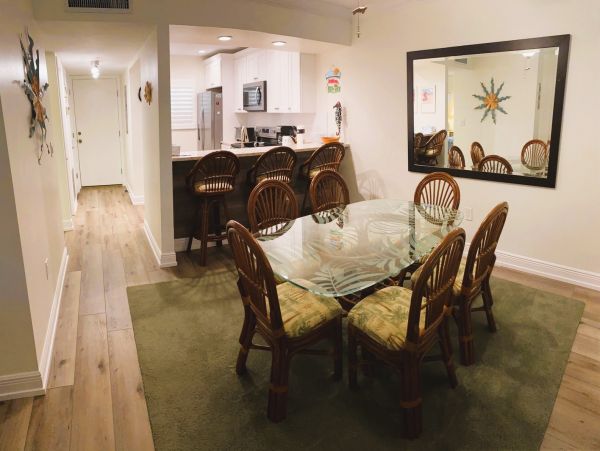 Siesta Key Vacation Condo Two Bedroom Walk to Beach