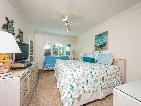Siesta Key Vacation Condo Two Bedroom Walk to Beach