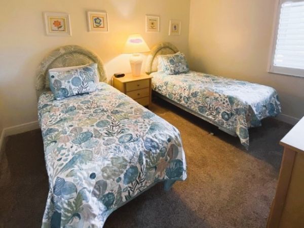Siesta Key Vacation Condo Two Bedroom Walk to Beach