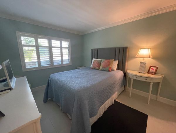 Siesta Key Two Bedroom Beach Condo Sleeps 4