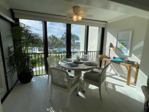 Siesta Key Two Bedroom Beach Condo Sleeps 4