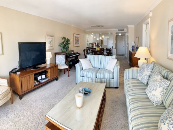 Charming Siesta Key Two Bedroom Beach Condo Sleeps 4 Guests