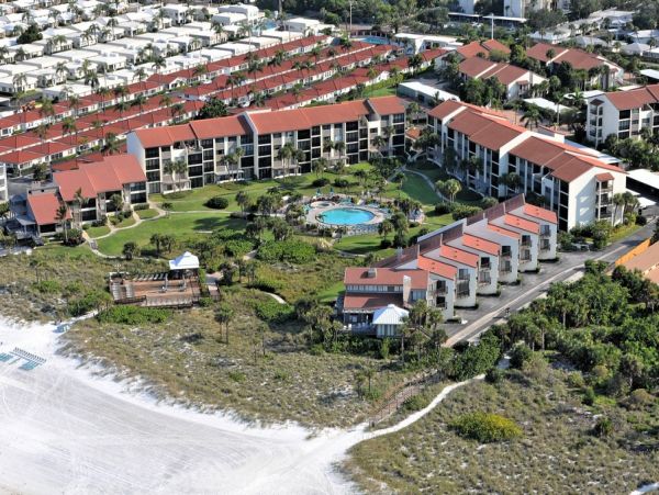 Charming Siesta Key Two Bedroom Beach Condo Sleeps 4 Guests