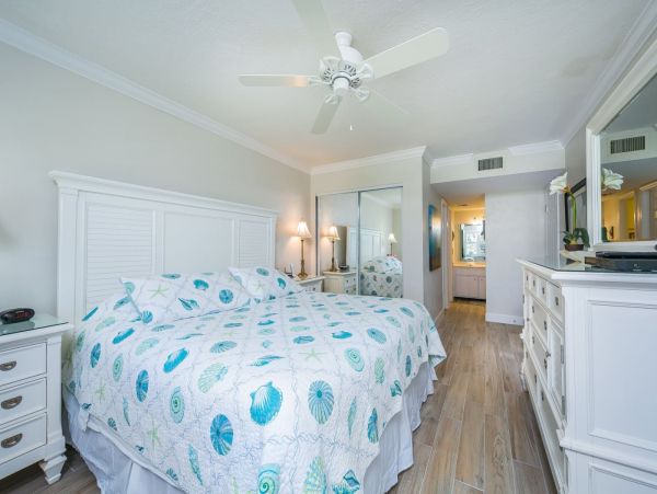 Siesta Key Vacation Rental Condo with Pool Located on Beach