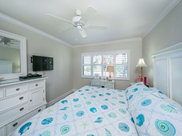 Siesta Key Vacation Rental Condo with Pool Located on Beach