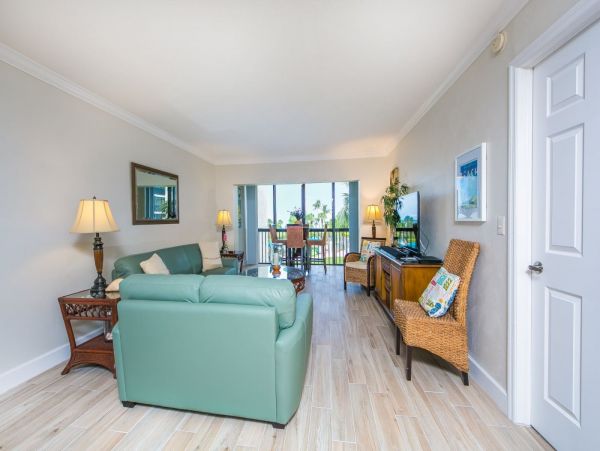 Siesta Key Vacation Rental Condo with Pool Located on Beach