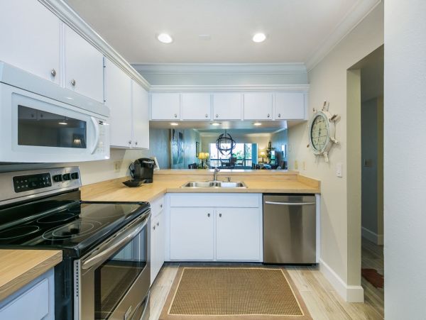 Siesta Key Vacation Rental Condo with Pool Located on Beach