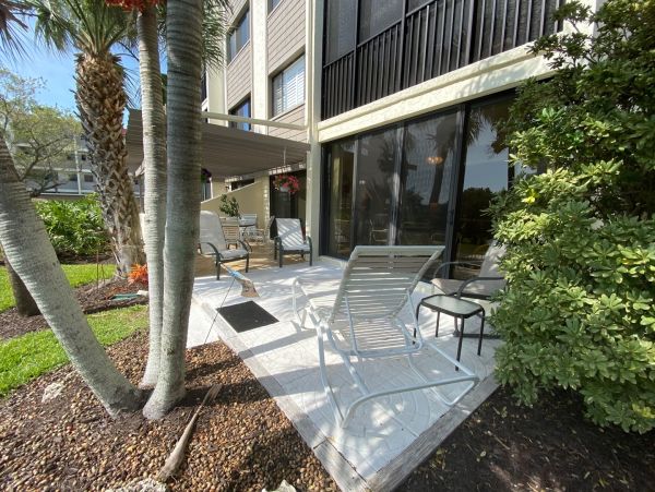 Siesta Key Vacation Rentals - Florida Beachfront Condo with Pool & Lanai