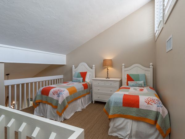 Lovely Siesta Key Two Bedroom Beach Condo Full Gulf Views