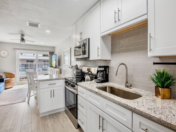 Siesta Key Vacation Rental - Renovated Condo with Pool & Beach Access
