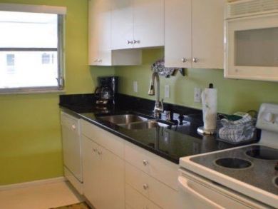 Value Siesta Key 2 Bedroom Vacation Condo Walk to Beach