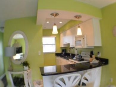 Value Siesta Key 2 Bedroom Vacation Condo Walk to Beach