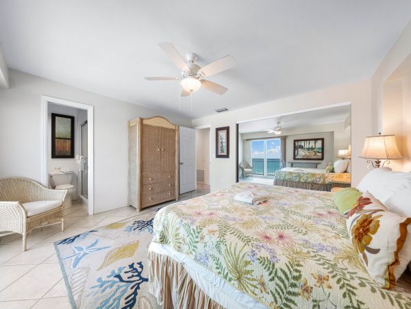 Beachfront Two Bedroom Vacation Rental in Siesta Key