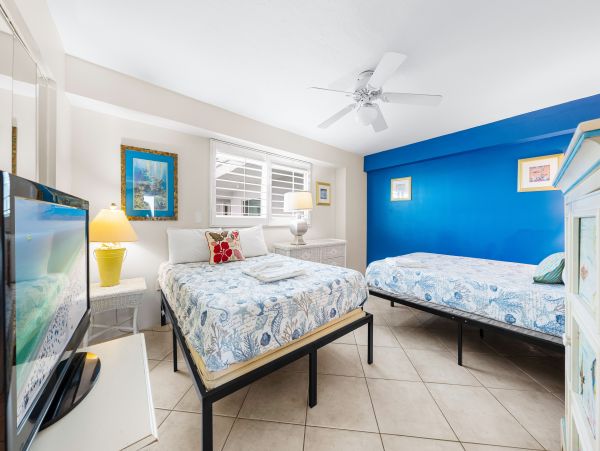 Beachfront Two Bedroom Vacation Rental in Siesta Key