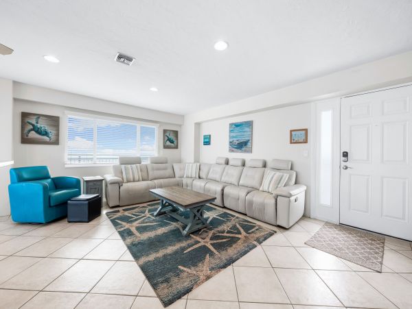 Beachfront Two Bedroom Vacation Rental in Siesta Key