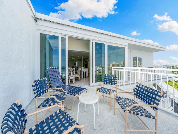 Beachfront Two Bedroom Vacation Rental in Siesta Key