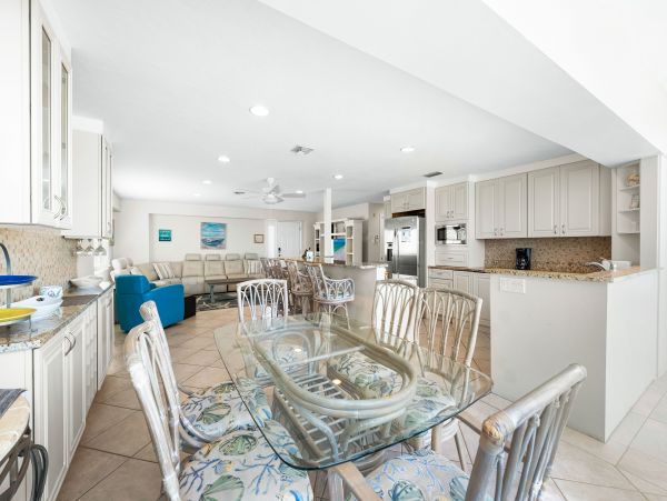 Beachfront Two Bedroom Vacation Rental in Siesta Key