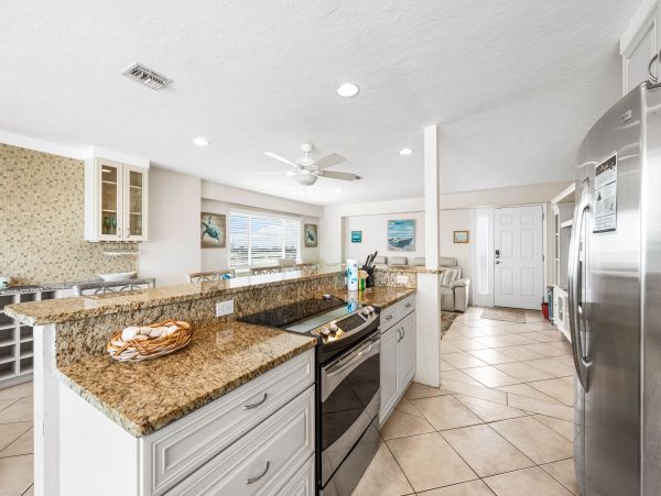 Beachfront Two Bedroom Vacation Rental in Siesta Key