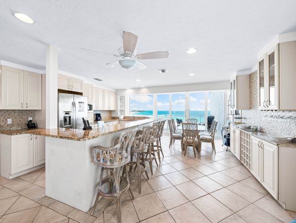 Beachfront Two Bedroom Vacation Rental in Siesta Key