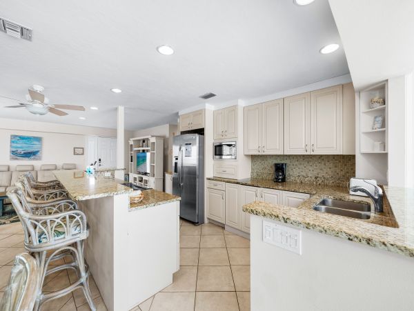 Beachfront Two Bedroom Vacation Rental in Siesta Key