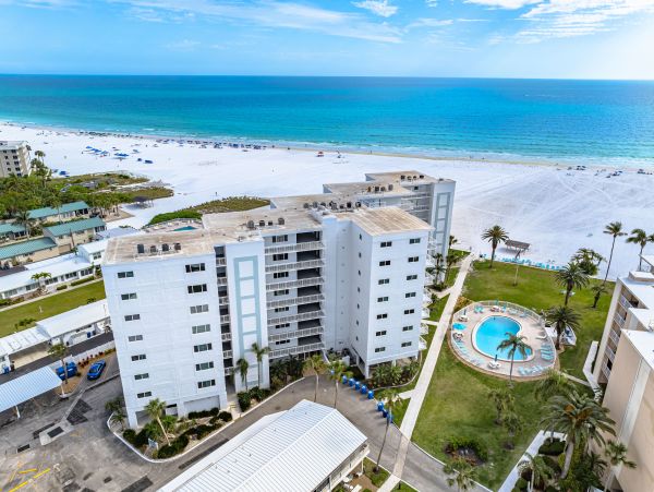 Beachfront Two Bedroom Vacation Rental in Siesta Key