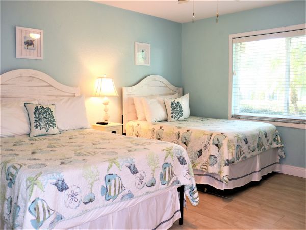 One Bedroom Condo Sleeps Four Guest Communal Pool