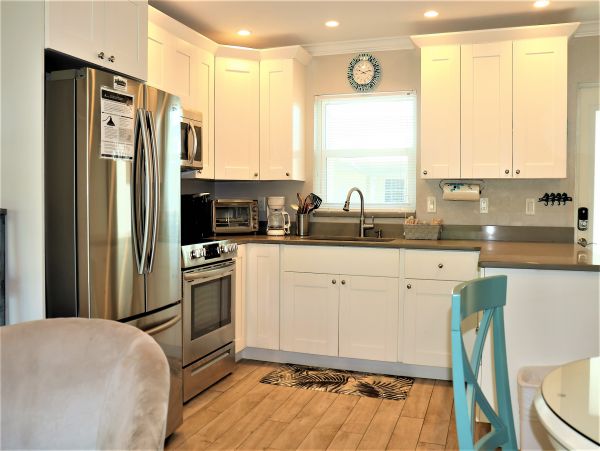 One Bedroom Condo Sleeps Four Guest Communal Pool