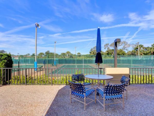 Siesta Lovely Two Bedroom Vacation Rental Pool
