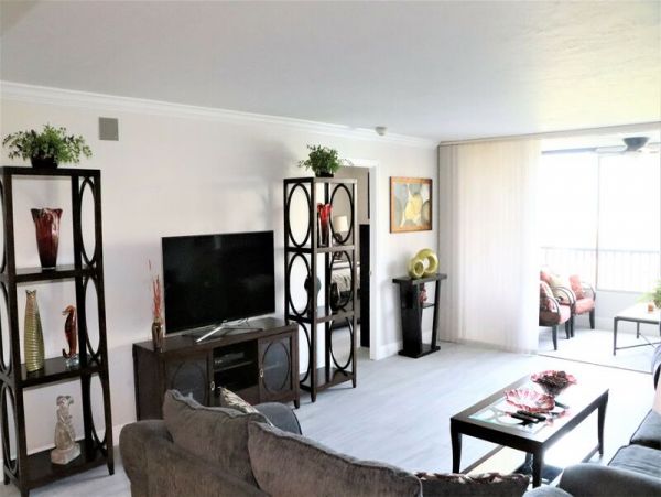 Siesta Lovely Two Bedroom Vacation Rental Pool