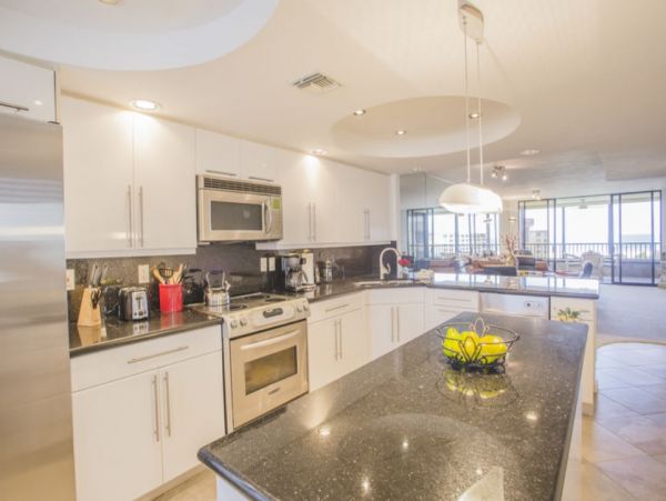Siesta Key 2 Bedroom Condo with Views & Pools