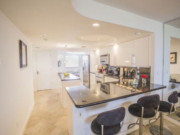 Siesta Key 2 Bedroom Condo with Views & Pools