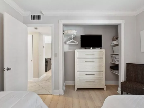 Lovely 2 bed 2 bath Condo located on the #1 beach!